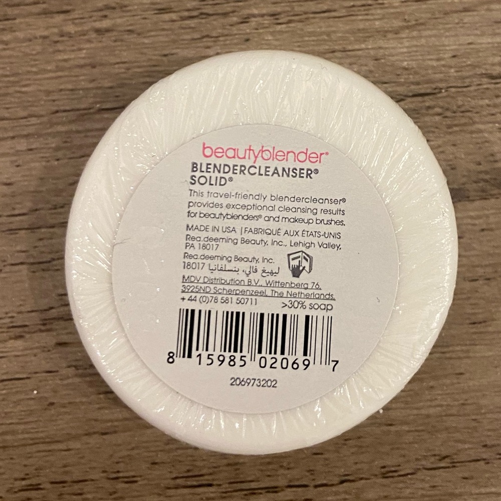 3/$30 💗 BEAUTYBLENDER Beautycleanser solid - Picture 2 of 3